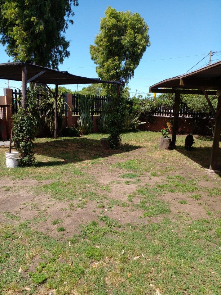 EN CONJUNTO!! CHALET MAS DEPARTAMENTOS CON PILETA