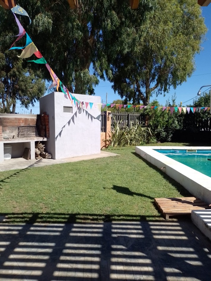 EN CONJUNTO!! CHALET MAS DEPARTAMENTOS CON PILETA