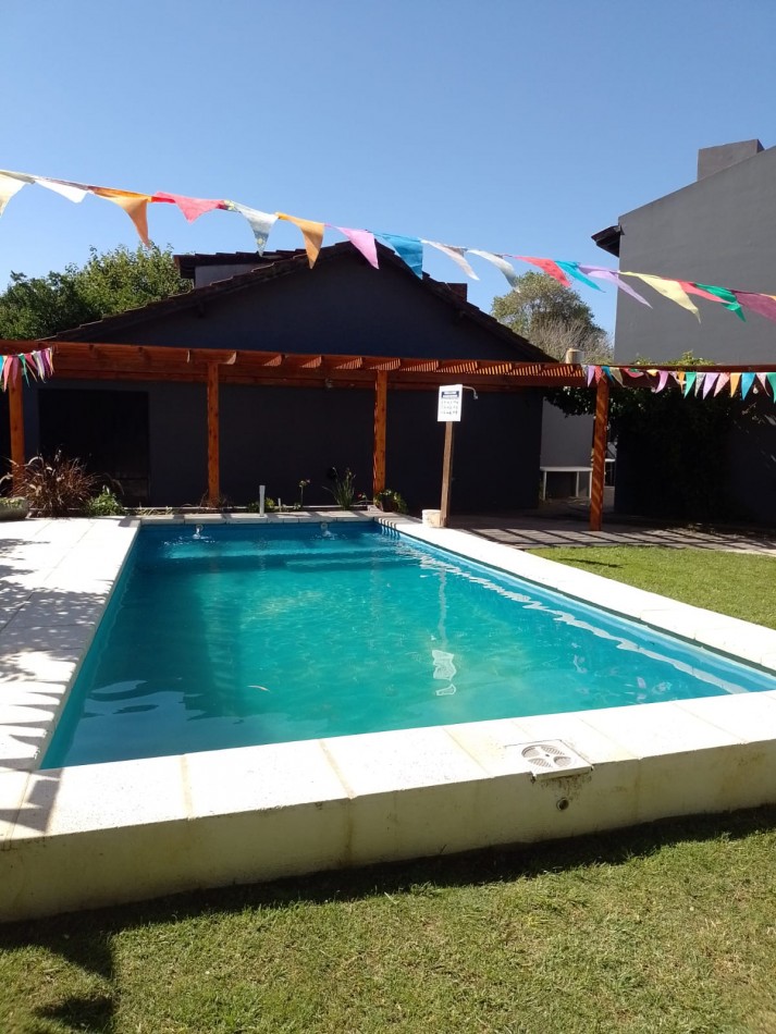 EN CONJUNTO!! CHALET MAS DEPARTAMENTOS CON PILETA