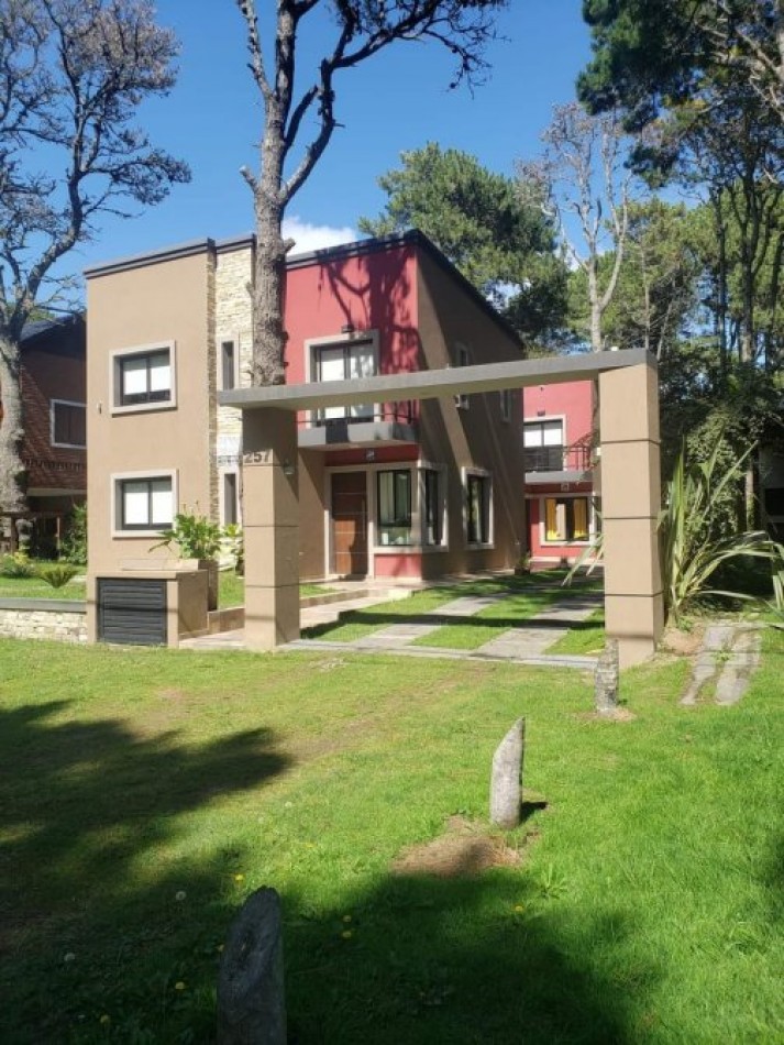 VENTA EN COSTA DEL ESTE, TRIPLEX 4 DORMITORIOS A ESTRENAR