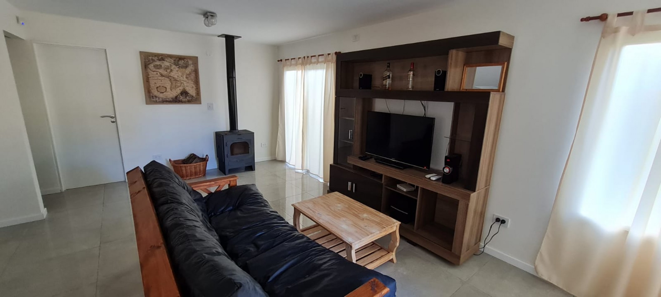 HERMOSA CASITA MUY LUMINOSA 