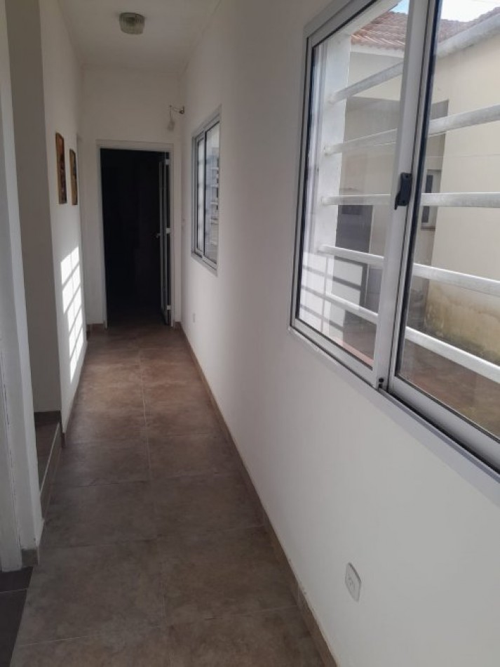 VENTA EN SANTA TERESITA, CASA 4 AMBIENTES CON PARQUE, 200M2 APROX.