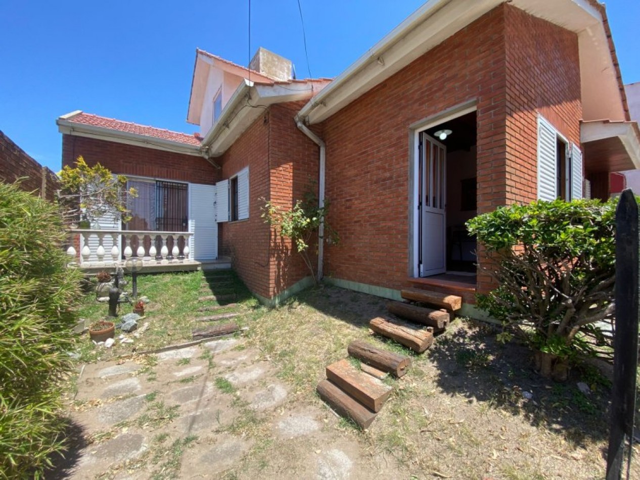 VENDO CASA EN SANTA TERESITA A METROS DEL MAR, 200M2 + SUBSUELO, OPORTUNIDAD!