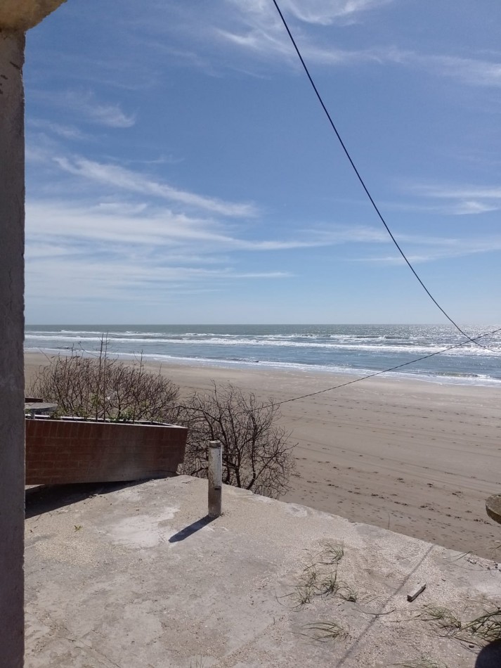 2 LOTES JUNTOS CON SALIDA AL MAR + SUPERFICIE CONSTRUIDA