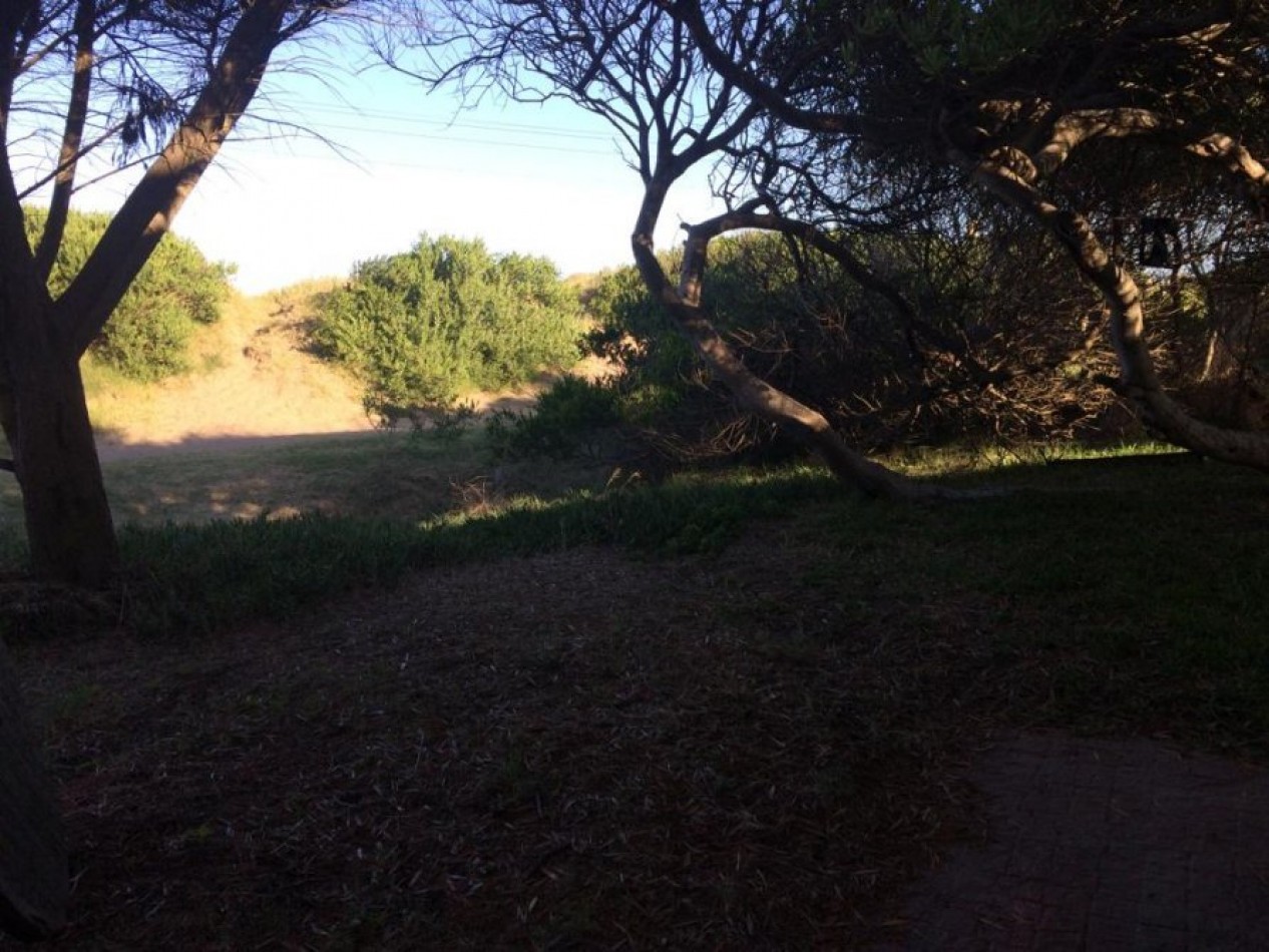 VENTA EN LA COSTA CASA 4 AMBIENTES FRENTE AL MAR