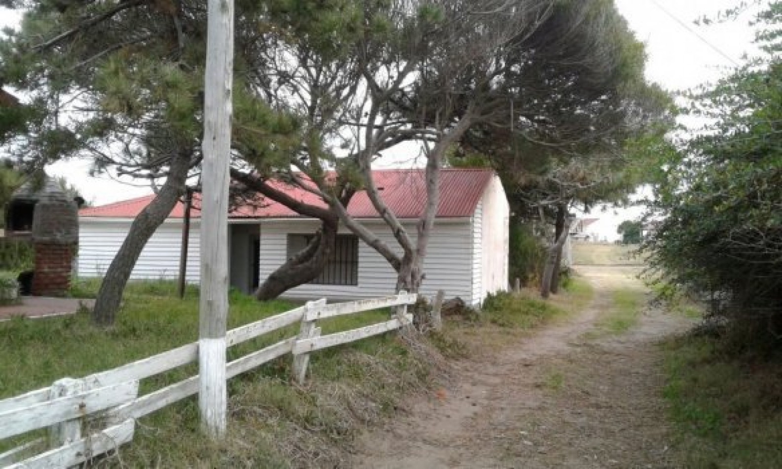 VENTA EN LA COSTA CASA 4 AMBIENTES FRENTE AL MAR