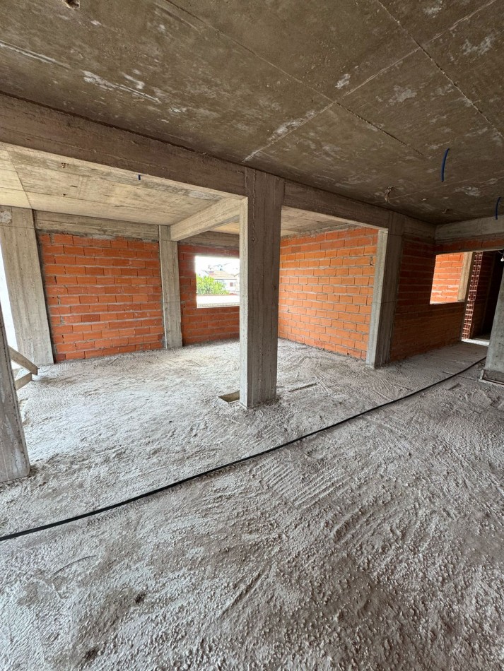 DEPARTAMENTOS EN POZO 2, 3 Y 4 AMBIENTES CERCA DEL MAR