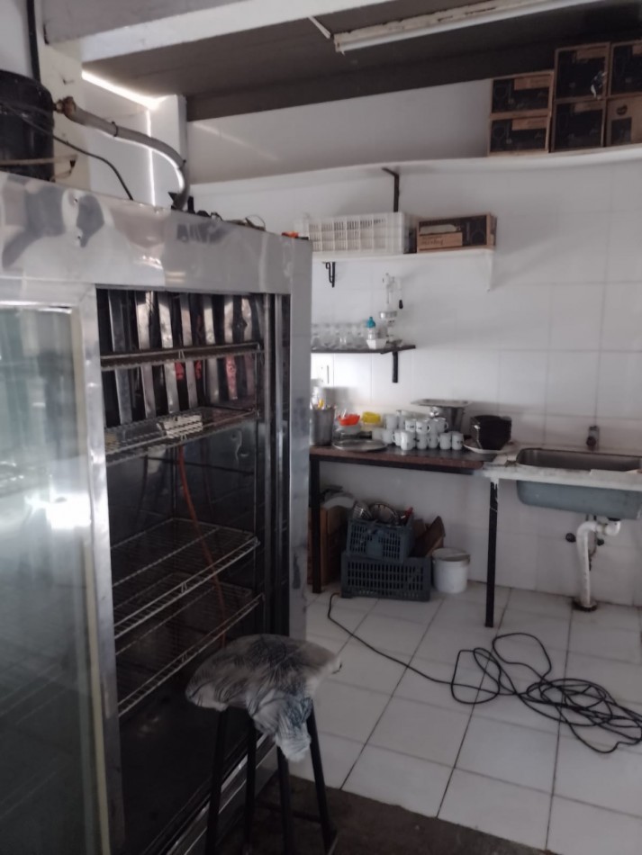 LOCAL COMERCIAL CON VIVIENDAS