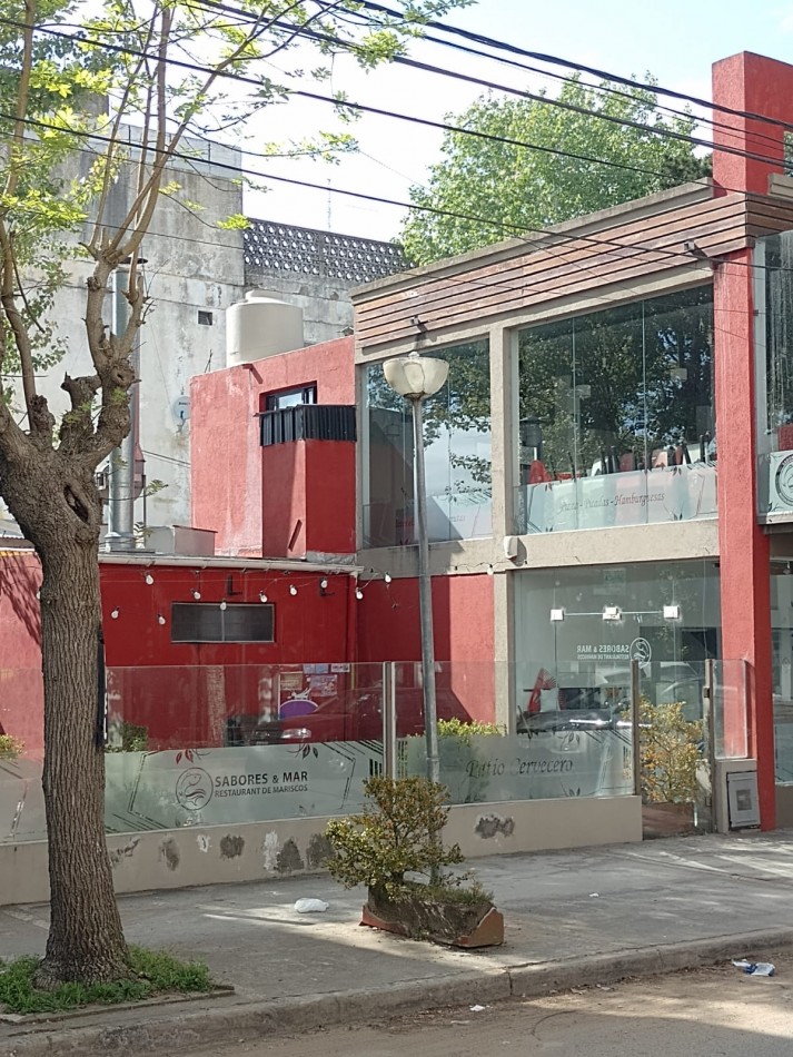 LOCAL COMERCIAL CON VIVIENDAS