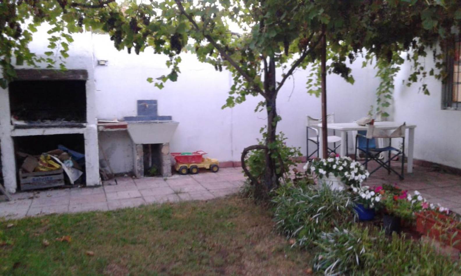 CASA + DEPTO EN VENTA EN MAR DEL TUYU SOBRE LOTE 12X50