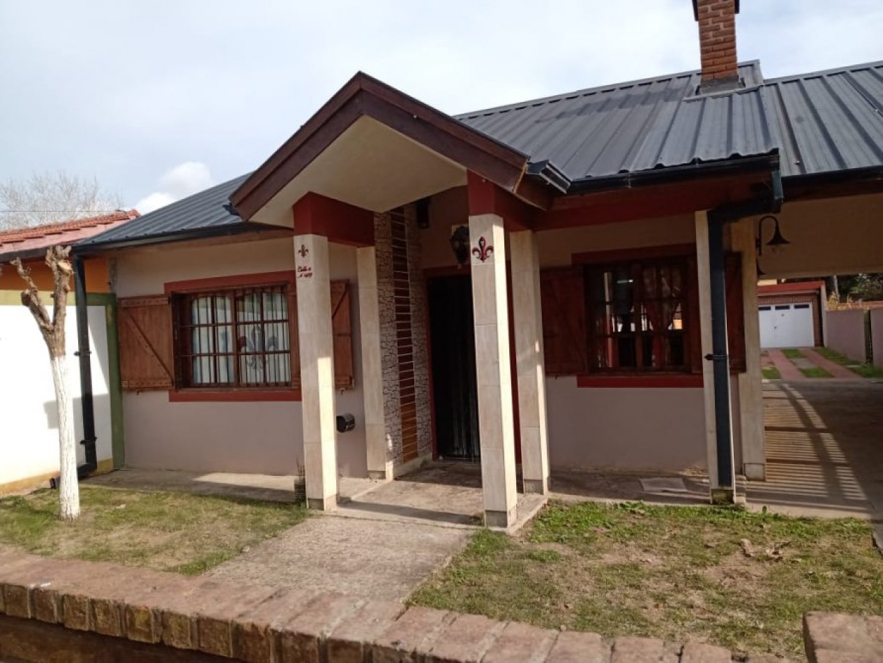 VENDO EN LA COSTA CASA 3 AMB. CON PARQUE Y GAS NATURAL, EXCELENTE UBICACION