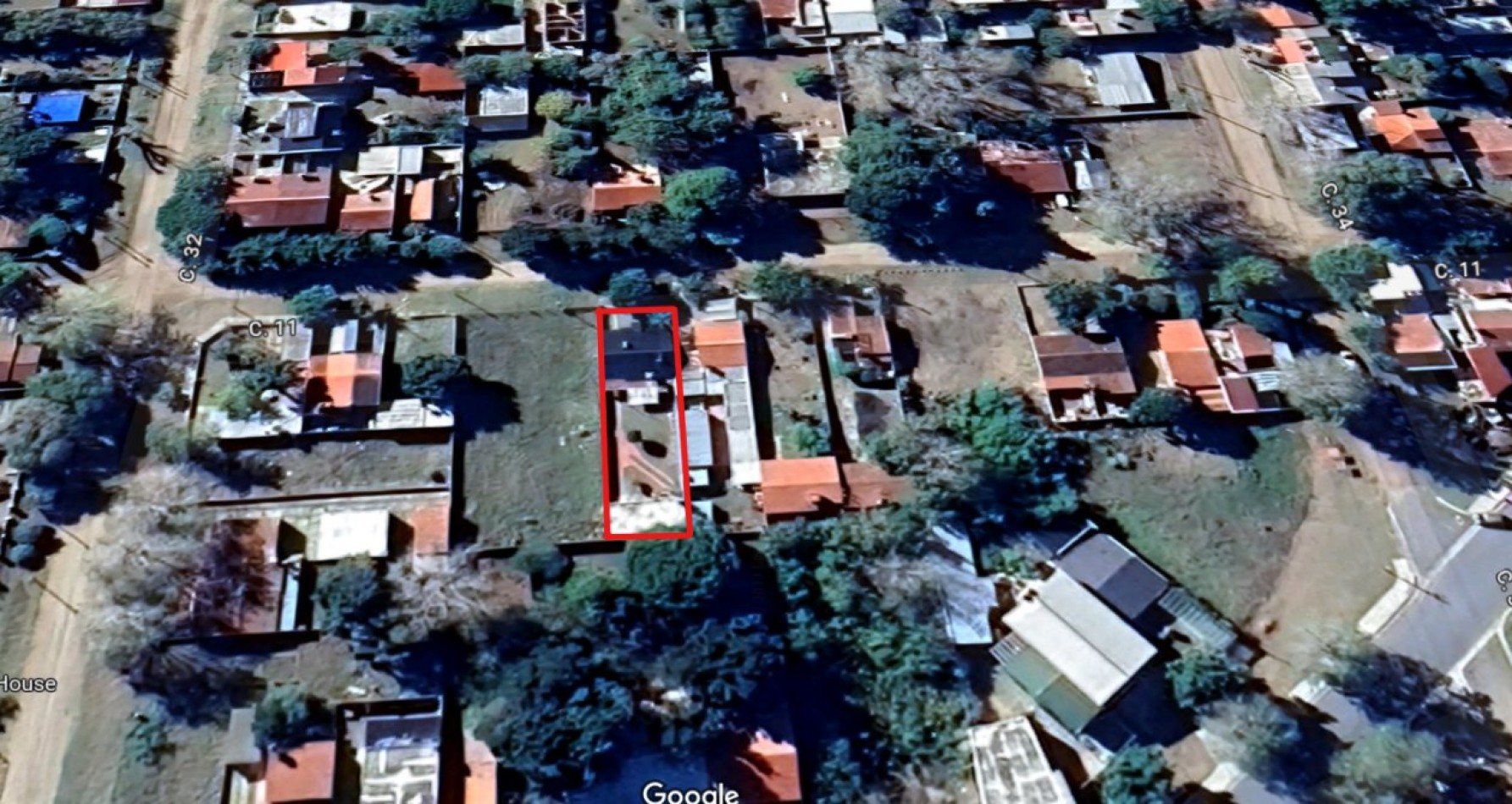 VENDO EN LA COSTA CASA 3 AMB. CON PARQUE Y GAS NATURAL, EXCELENTE UBICACION