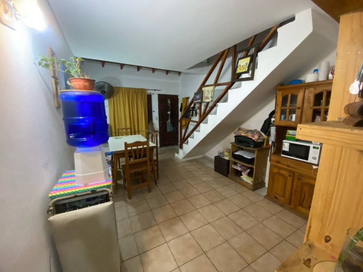 VENTA EN LA COSTA DUPLEX 3 AMBIENTES, CON PARQUE, ZONA RESIDENCIAL