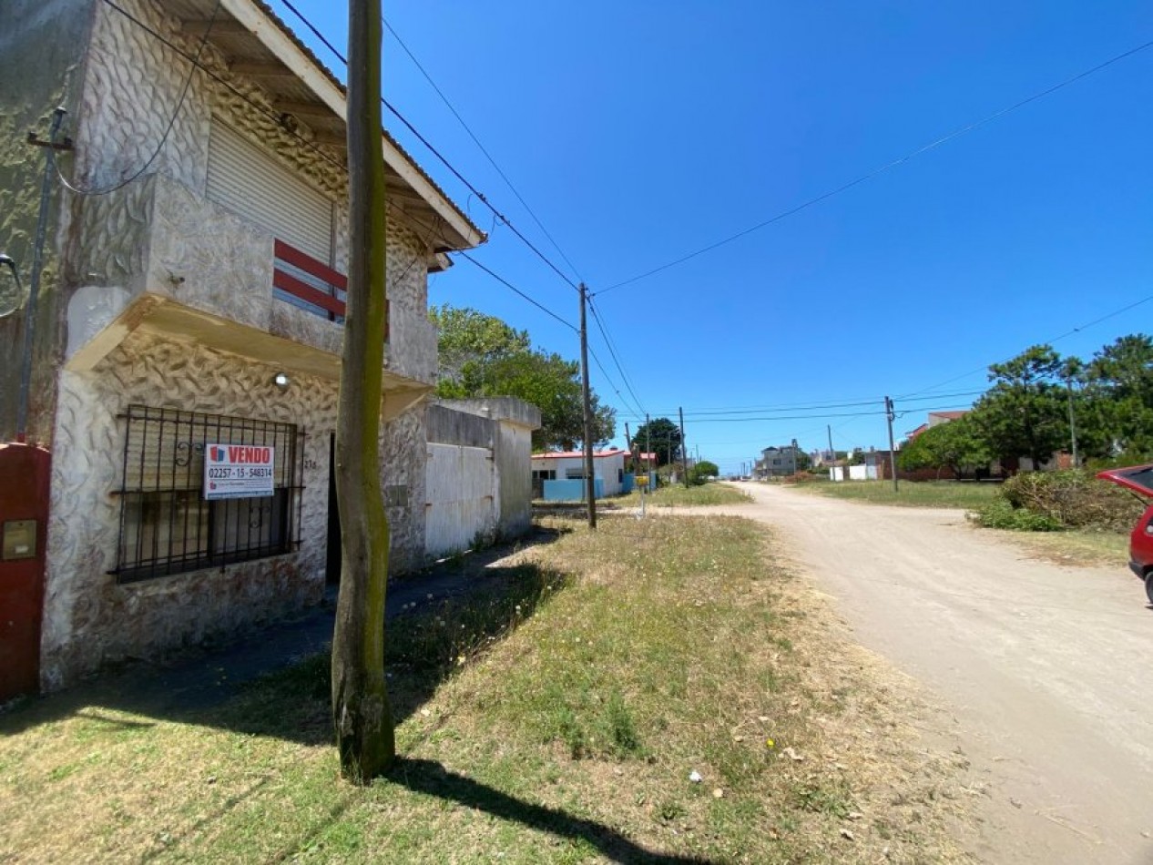 VENTA EN LA COSTA DUPLEX 3 ambientes a metros del mar