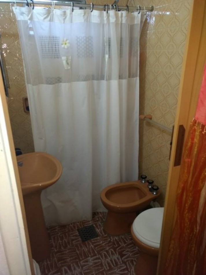 PH CON PATIO A 2 CUADRAS DEL MAR