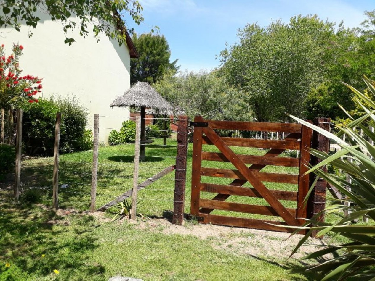 5 TRIPLEX C/DETALLES DE CATEGORIA 4 AMB, EXCELENTE UBICACION C/ PARQUE LIBRE