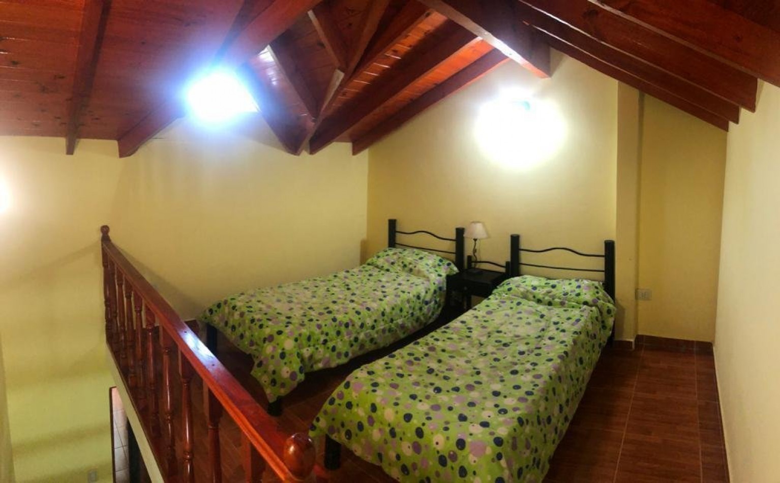 5 TRIPLEX C/DETALLES DE CATEGORIA 4 AMB, EXCELENTE UBICACION C/ PARQUE LIBRE