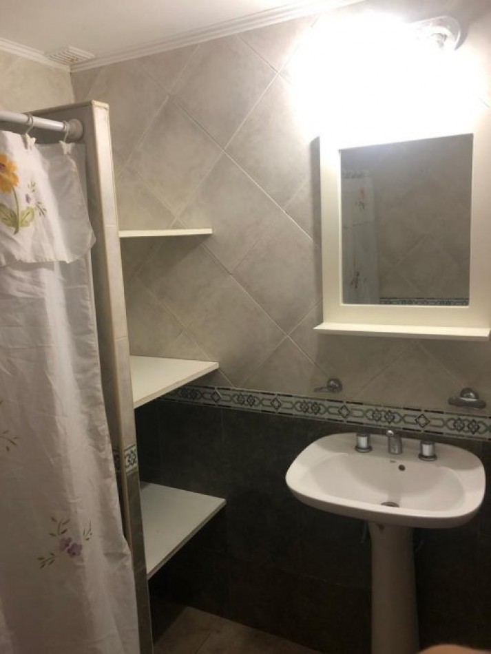 5 TRIPLEX C/DETALLES DE CATEGORIA 4 AMB, EXCELENTE UBICACION C/ PARQUE LIBRE