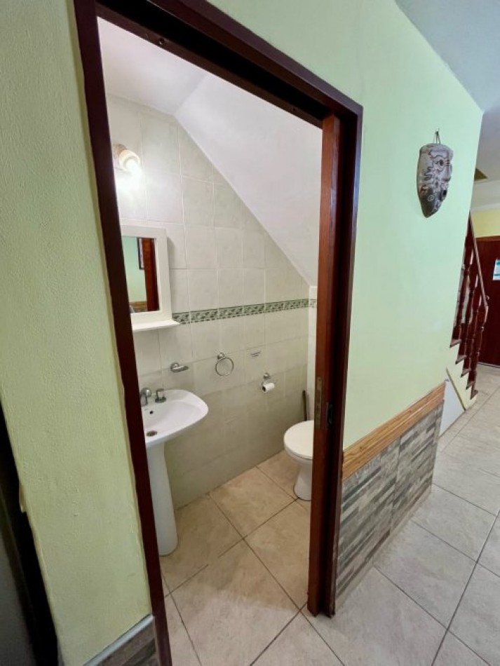 5 TRIPLEX C/DETALLES DE CATEGORIA 4 AMB, EXCELENTE UBICACION C/ PARQUE LIBRE