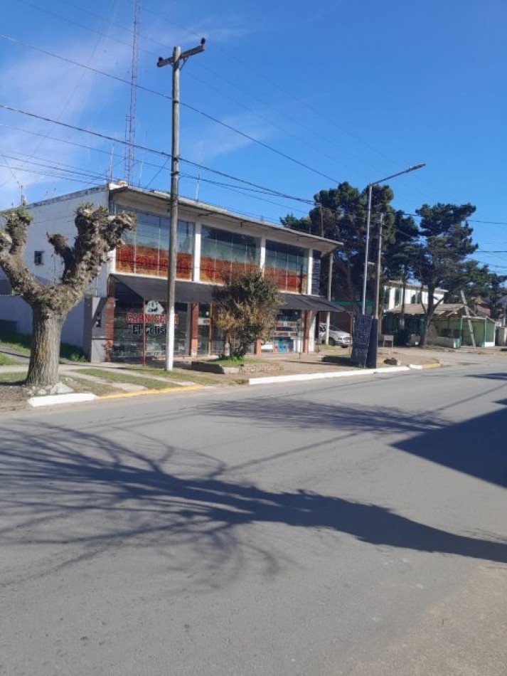 VENDO URGENTE EN FUNCIONAMIENTO, SUPERMERCADO EN LA COSTA, FACILIDADES