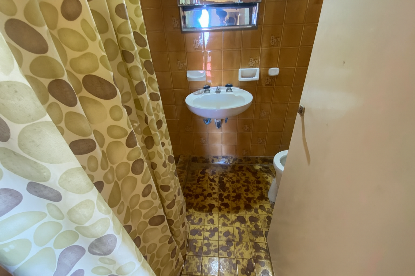 VENTA EN LA COSTA, DEPARTAMENTO CON GRAN TERRAZA PROPIA FRENTE AL MAR