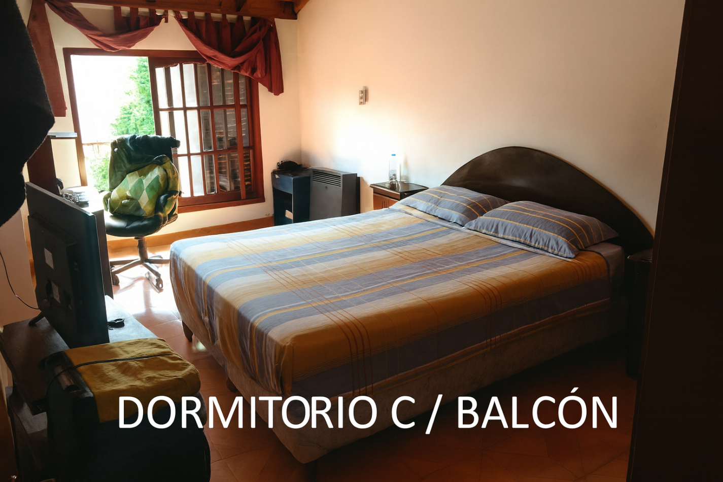 VENTA EN SANTA TERESITA IMPORTANTE CASA 4 AMB + LOCAL AL FRENTE, GAS NATURAL