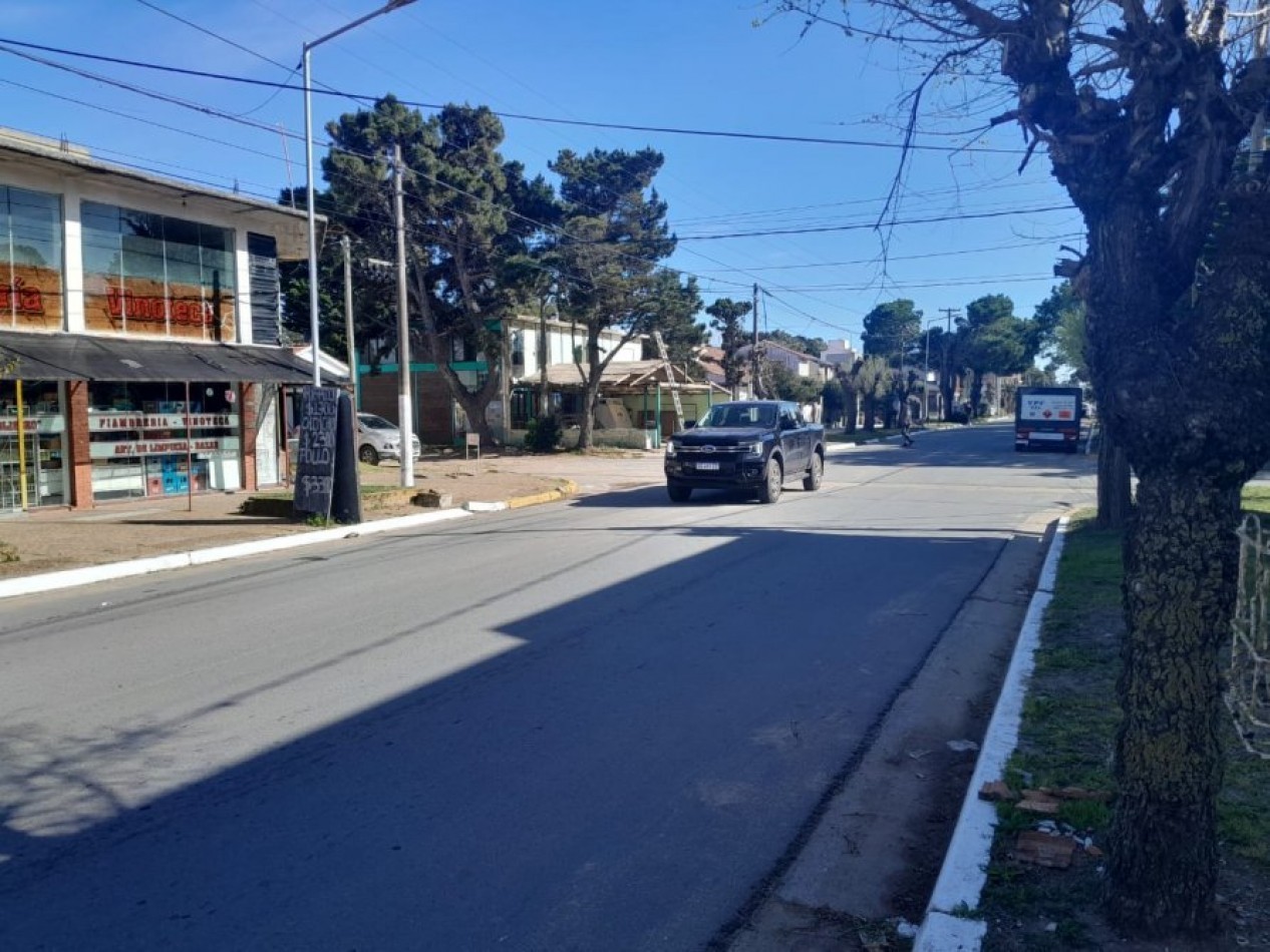 ALQUILO/VENDO EN LA COSTA  LOCAL 210m2 C/IMPORTANTE VIDRIERA EN ESQUINA, APTO TODO RUBRO, OPORTUNIDAD