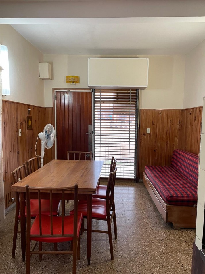 OPORTUNIDAD, CASA 3 AMBIENTES, EXCELENTE UBICACION A METROS DEL MAR