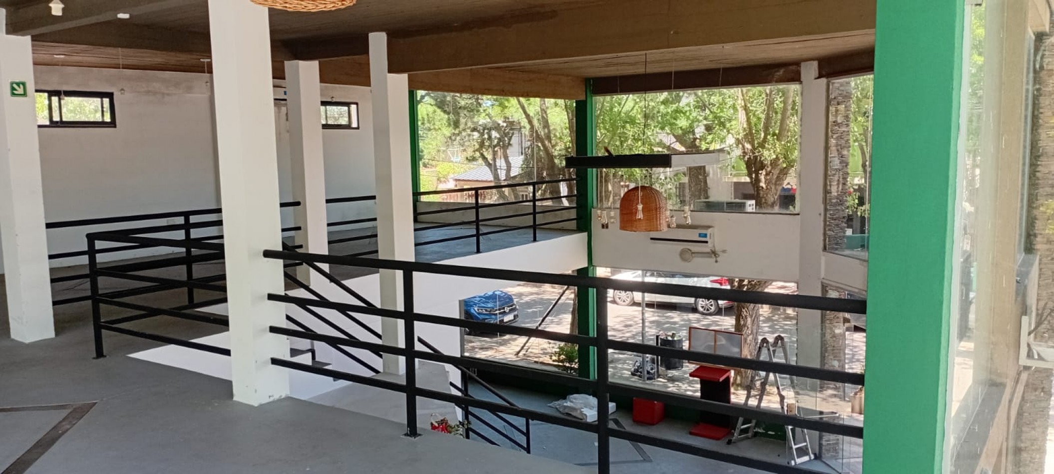 LOCAL COMERCIAL CON VIVIENDAS