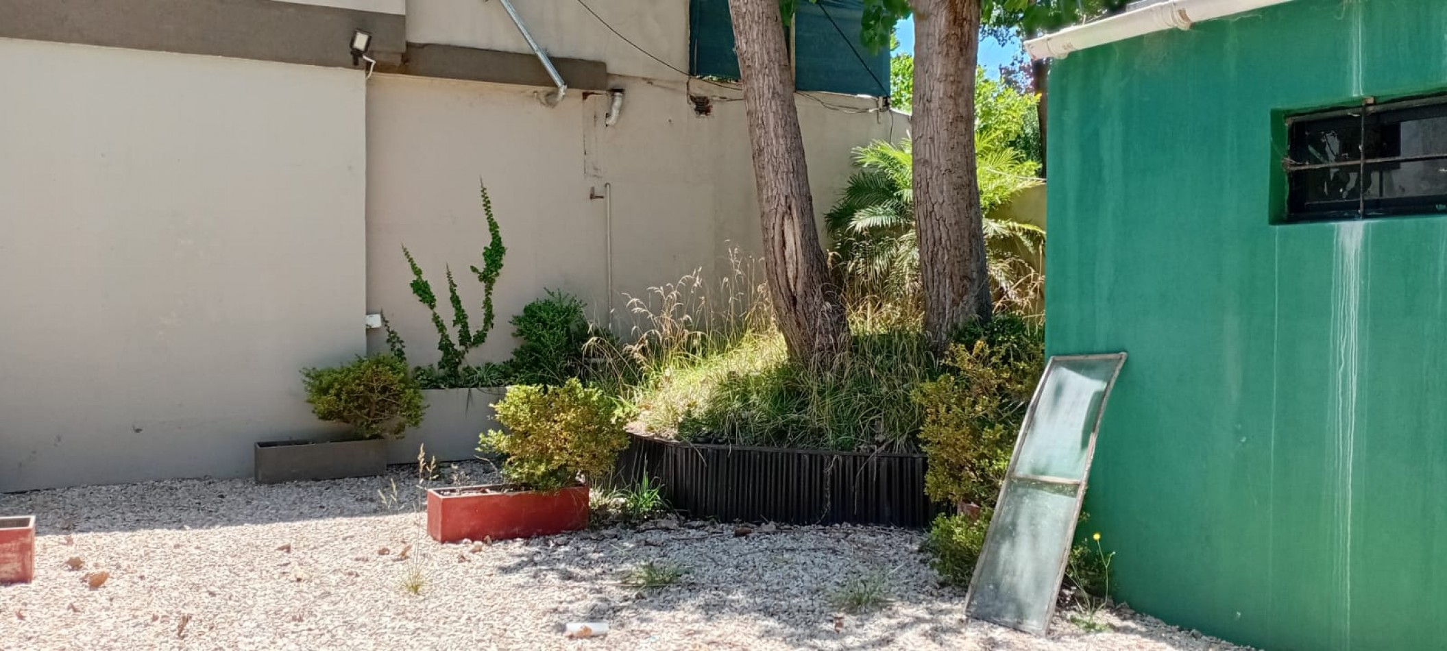 LOCAL COMERCIAL CON VIVIENDAS