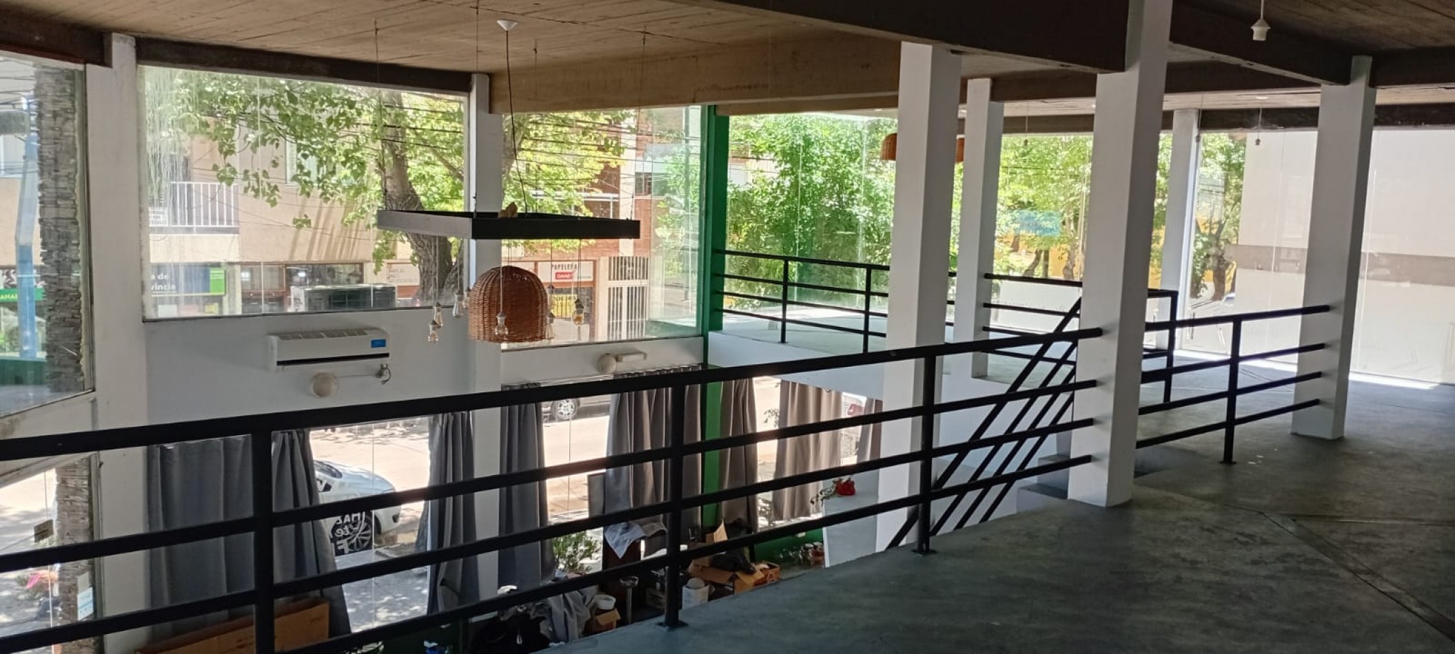 LOCAL COMERCIAL CON VIVIENDAS