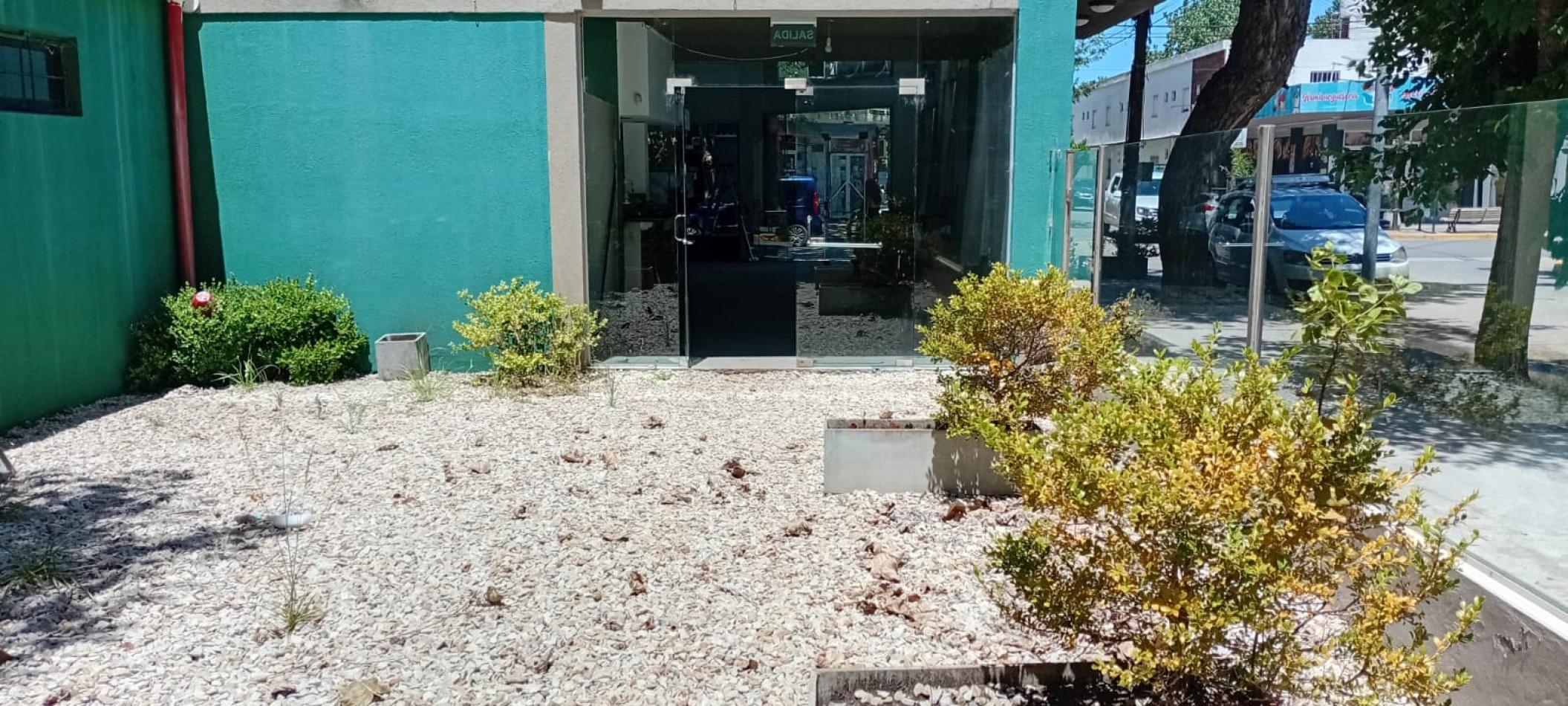 LOCAL COMERCIAL CON VIVIENDAS