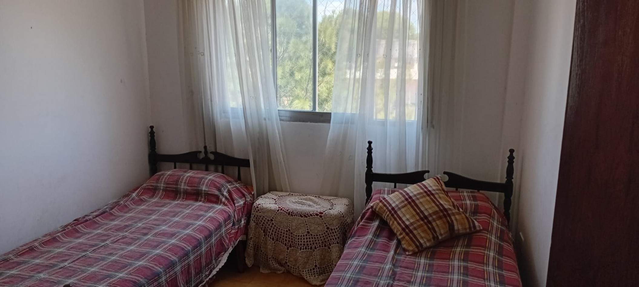 DEPARTAMENTO CENTRICO EN MAR DE AJO CON COCHERA