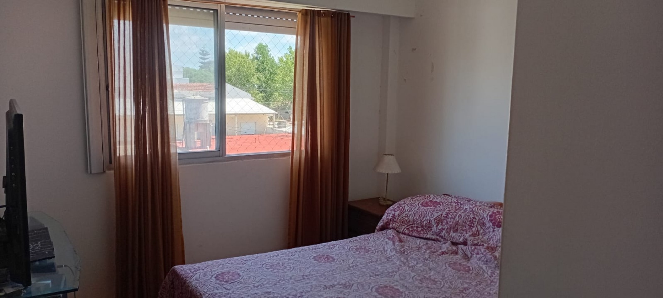 DEPARTAMENTO CENTRICO EN MAR DE AJO CON COCHERA