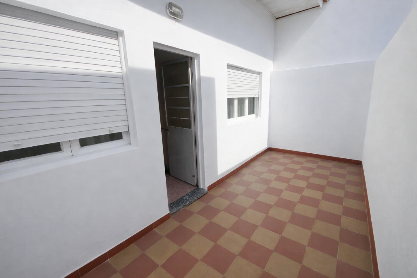 VENTA EN LA COSTA PH 4 AMBIENTES, ZONA CENTRO CERCA DEL MAR.