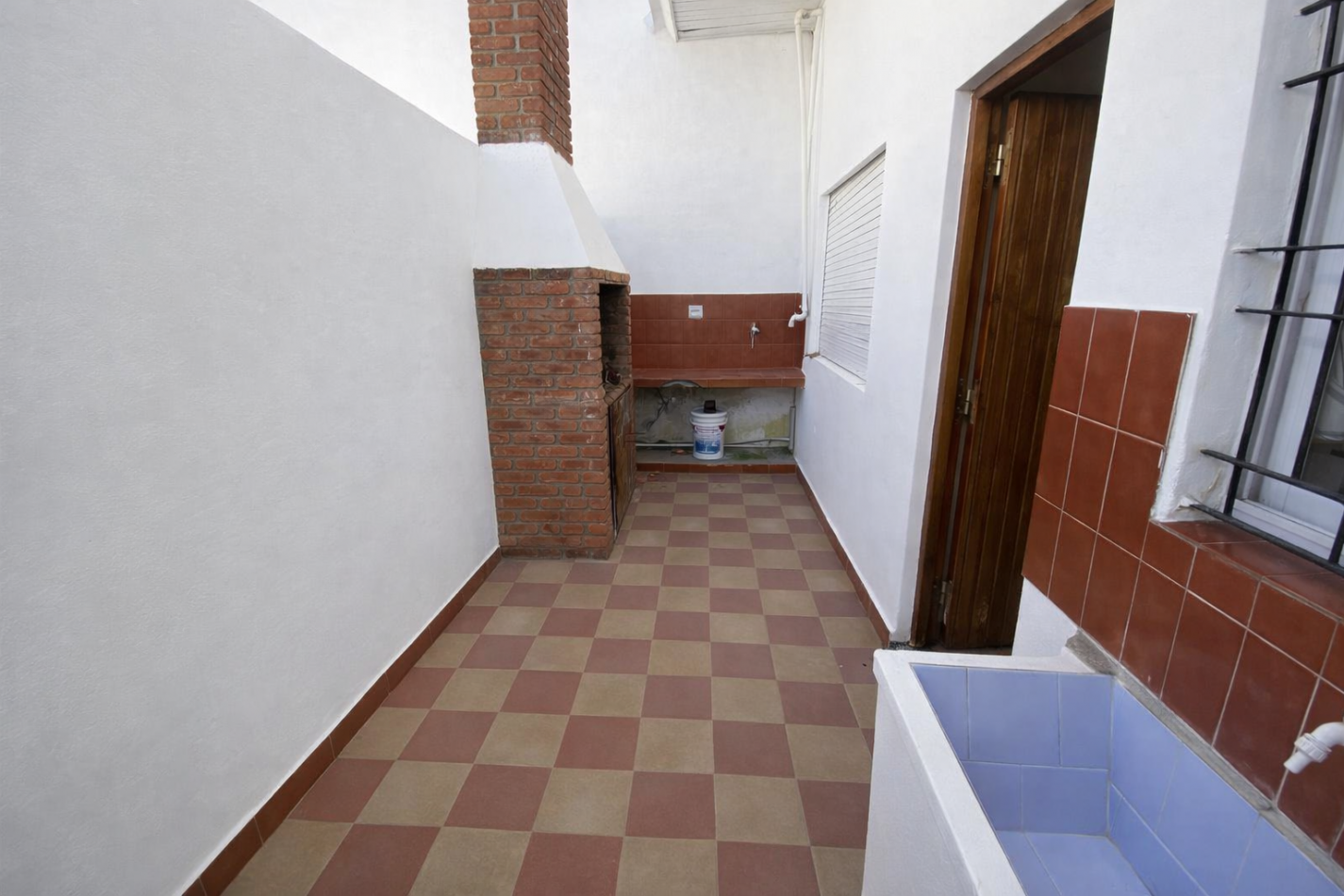 VENTA EN LA COSTA PH 4 AMBIENTES, ZONA CENTRO CERCA DEL MAR.