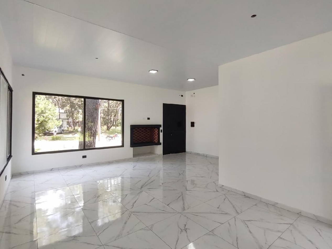 CASA EN VENTA EN COSTA DEL ESTE, A ESTRENAR