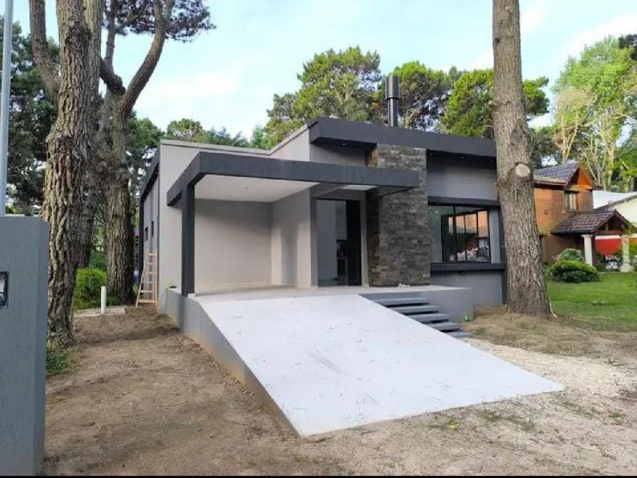 CASA EN VENTA EN COSTA DEL ESTE, A ESTRENAR