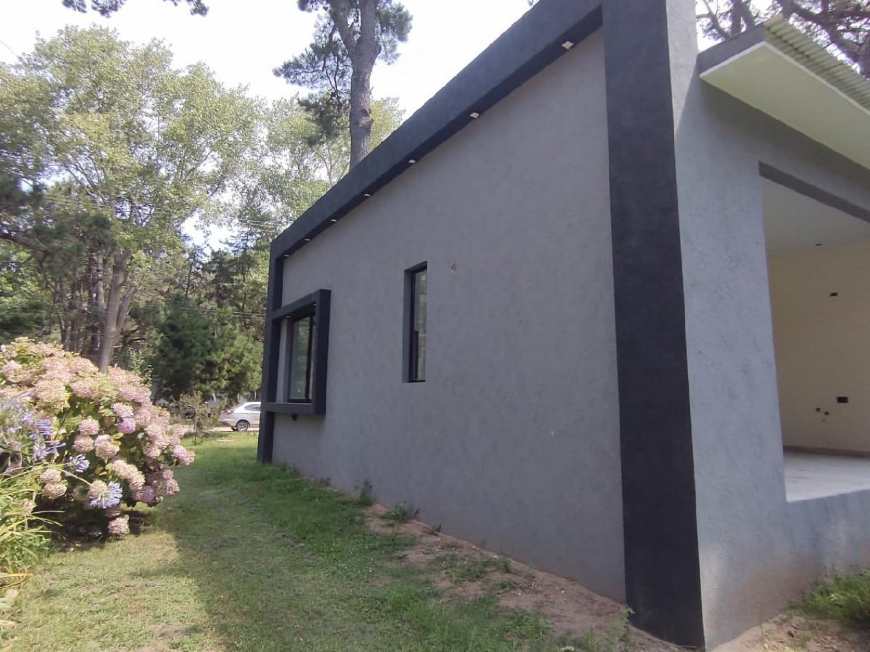 CASA EN VENTA EN COSTA DEL ESTE, A ESTRENAR