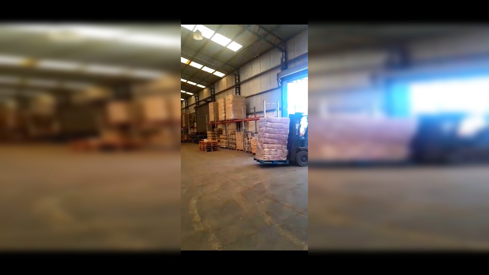 VENDE EN LA COSTA SOBRE RUTA 11, IMPORTANTE DEPOSITO C/OFICINAS 2000M2