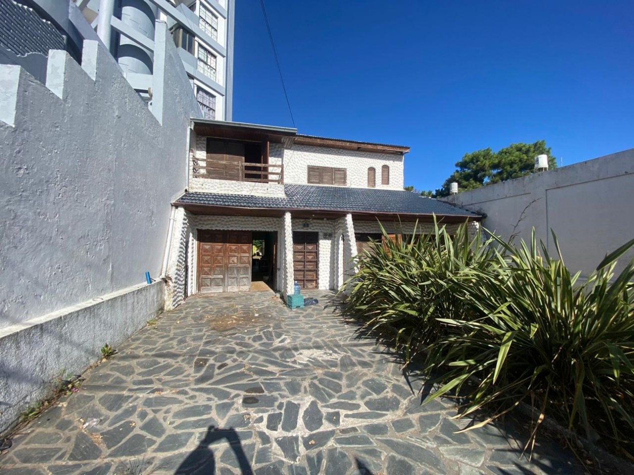 VENTA EN SANTA TERESITA, CASA 5 AMB. EXC UBICACION, S/LOTE 400M2 A ZONA CENTRO ¡OPORTUNIDAD!
