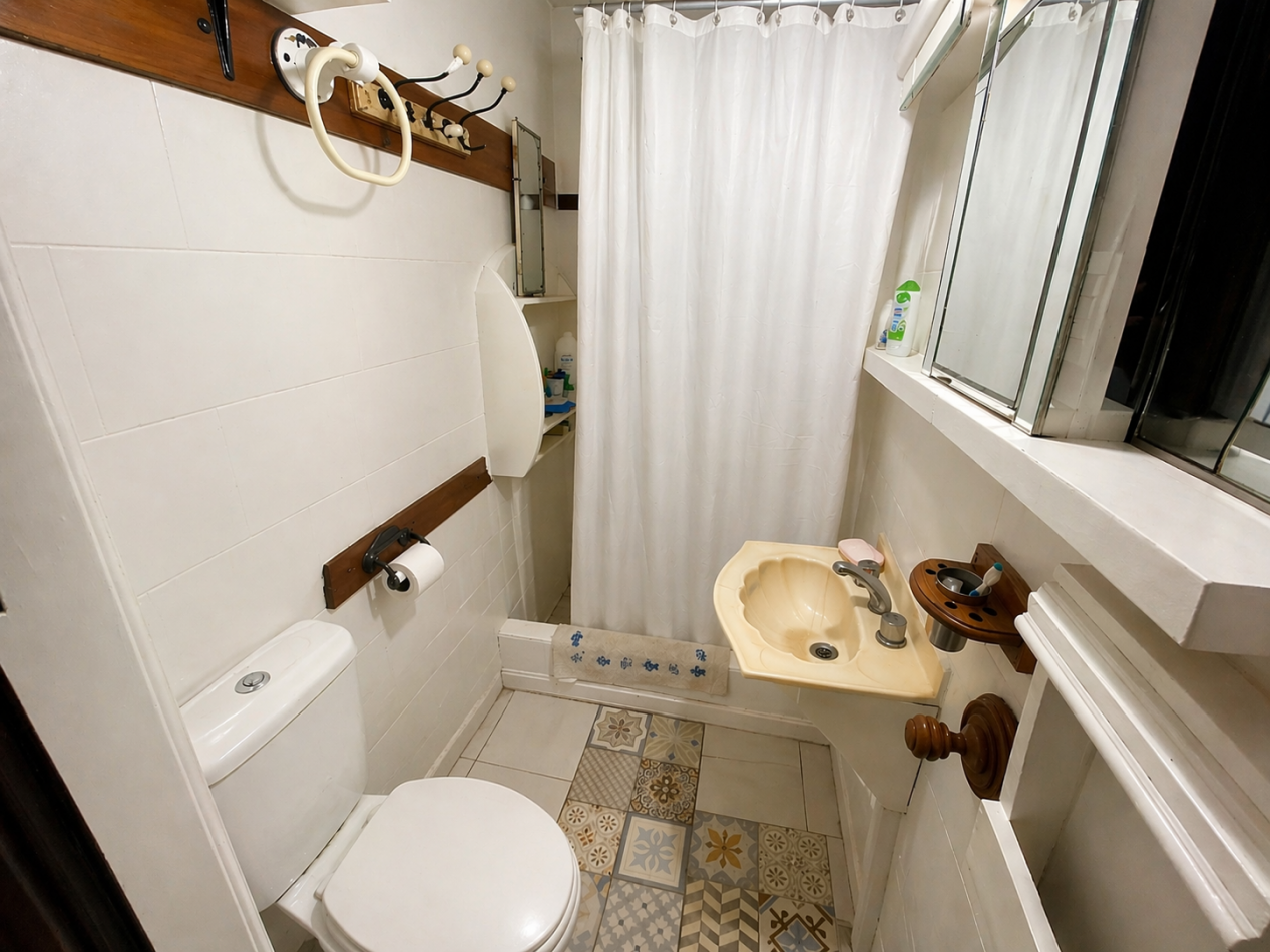CASA EN VENTA EN SANTA TERESITA, 4 AMBIENTES 