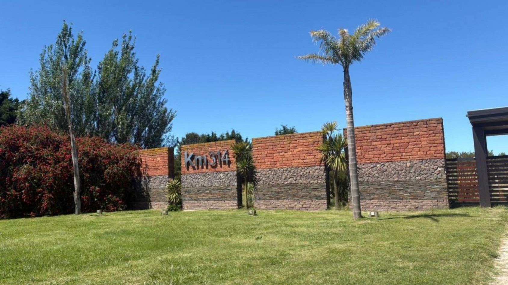 LOTE EN VENTA EN BARRIO KM.314 CONSOLIDADO CON IMPORTANTES AMENITIES