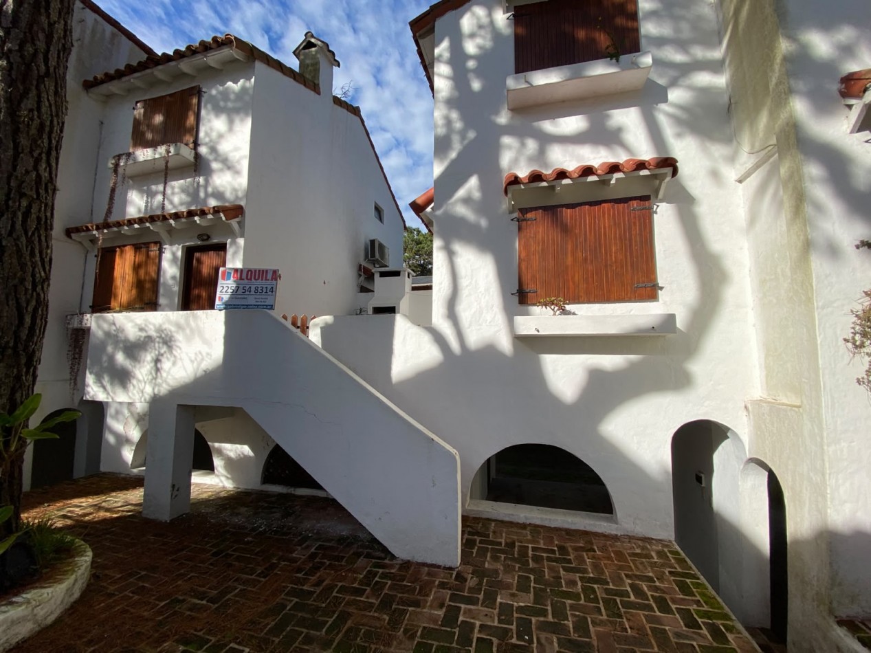ALQUILER ANUAL DUPLEX EN COSTA DEL ESTE, EXCELENTE UBICACION