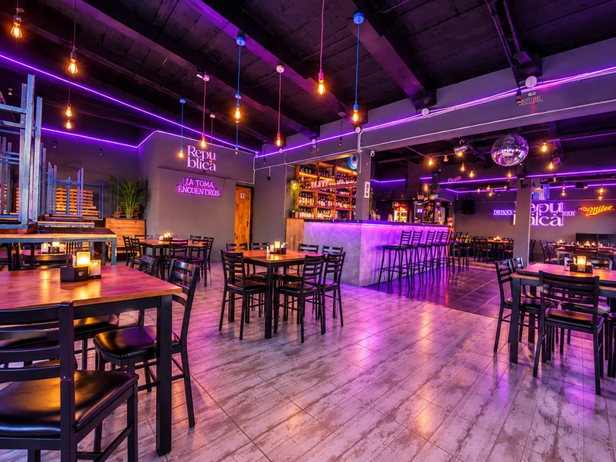 VENDO RECONOCIDO RESTOBAR CON IMPORTANTE CLIENTELA ( VER VIDEO )