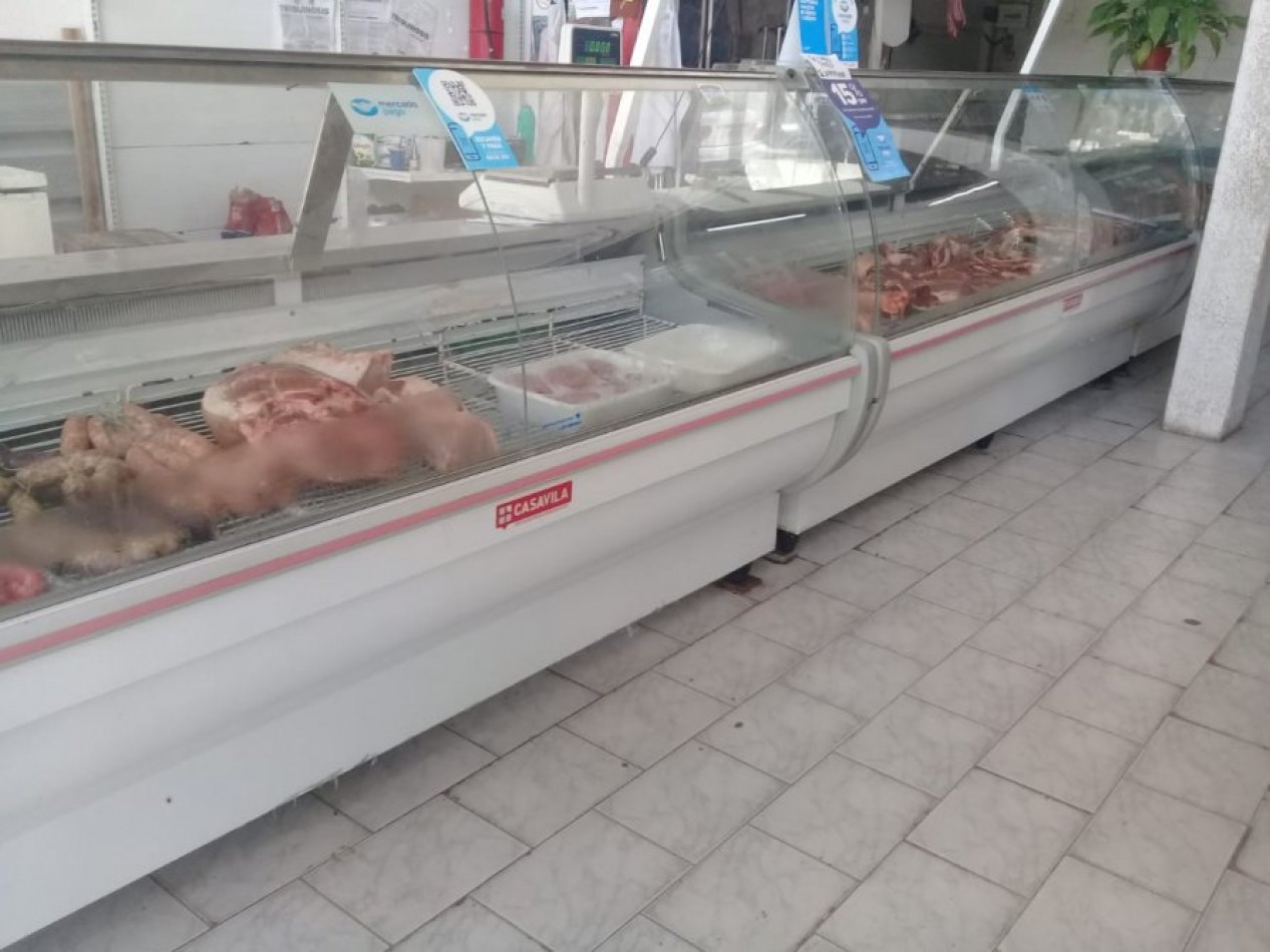 VENTA EN LA COSTA, IMPORTANTE LOCAL + 2 VIVIENDAS