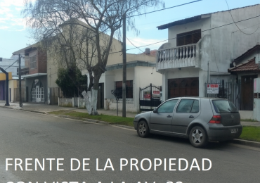 VENTA EN SANTA TERESITA IMPORTANTE CASA 4 AMB + LOCAL AL FRENTE, GAS NATURAL