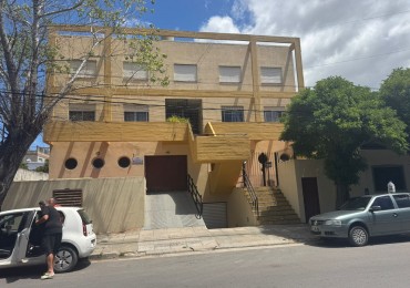 DEPARTAMENTO CENTRICO EN MAR DE AJO CON COCHERA