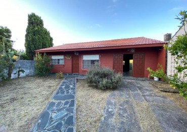 VENTA EN SANTA TERESITA, CASA DE 100M2 SOBRE LOTE DE 12X50 CON GAS NATURAL