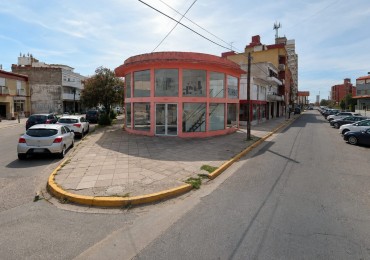 ALQUILER ANUAL - EXCELENTE LOCAL COMERCIAL EN ESQUINA